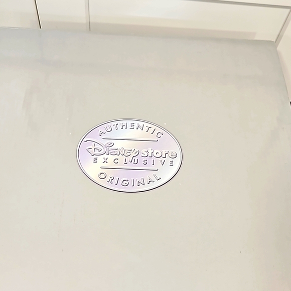 Disney  A Wish Your Heart Makes  3 sided rotating figurine w/snow globes. - Picture 15 of 16